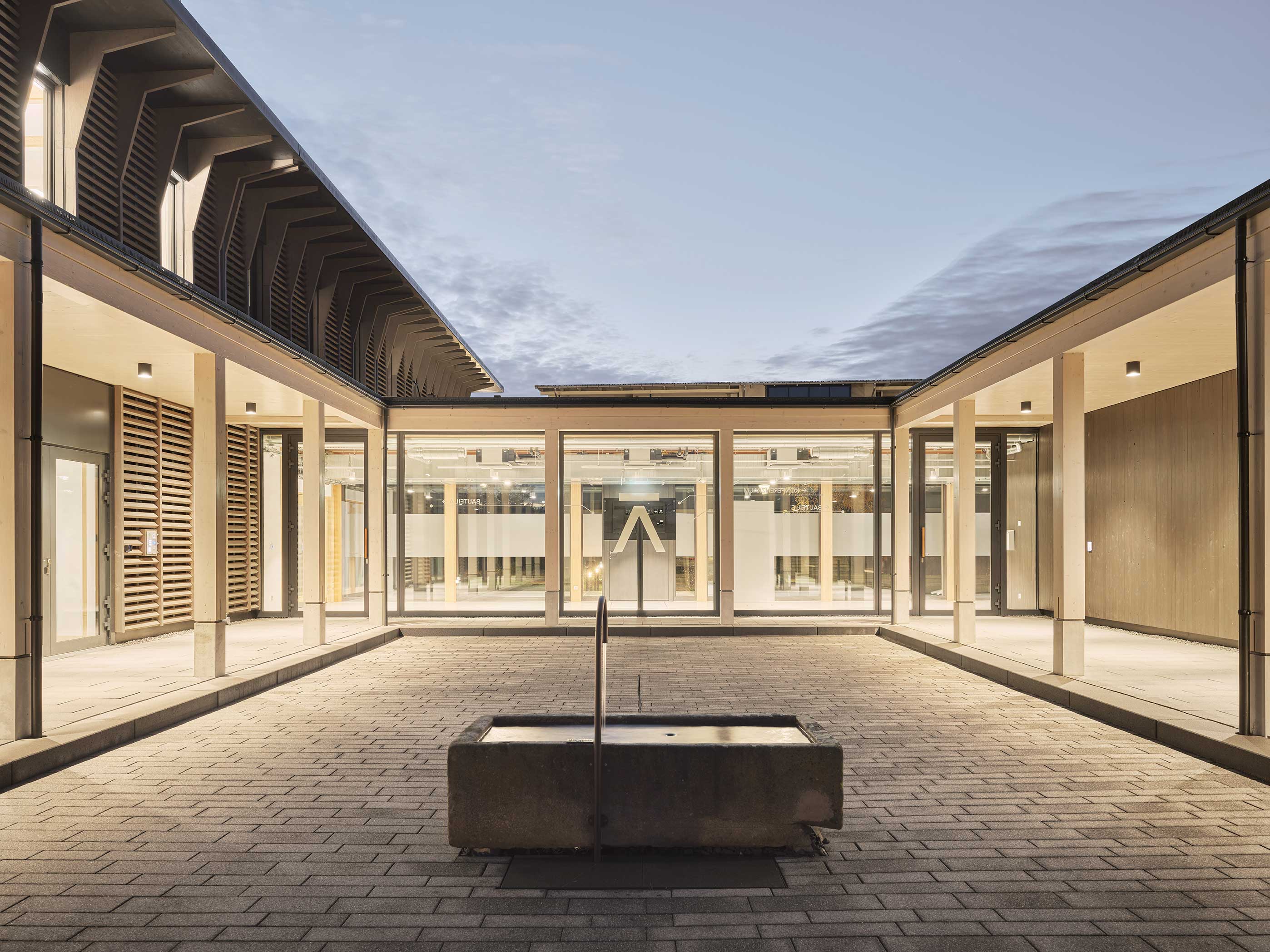 Innenhof_Technikzentrum_Transnet_Bruchsal