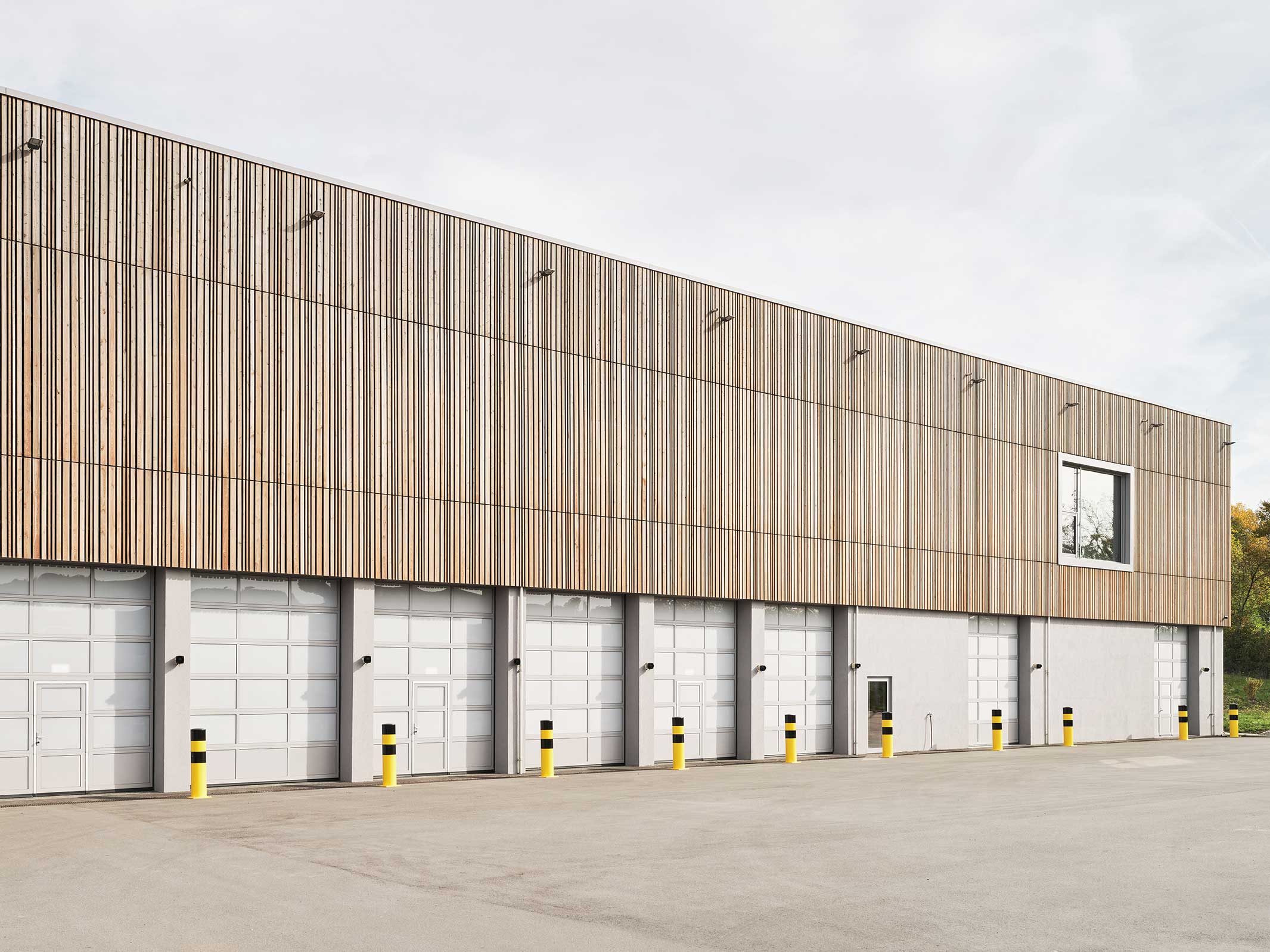Strassenmeisterei_Tauberbischofsheim_Fahrzeughalle_PLANUNGXGRUPPE_Architekten